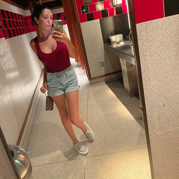 Meet your Posher, Diana - Picture 1 of 1